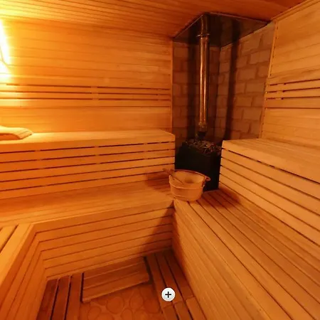 מלון Forward Pool&sauna *