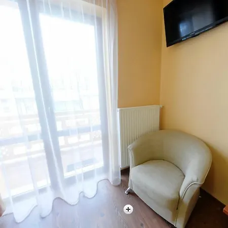 מלון Forward Pool&sauna