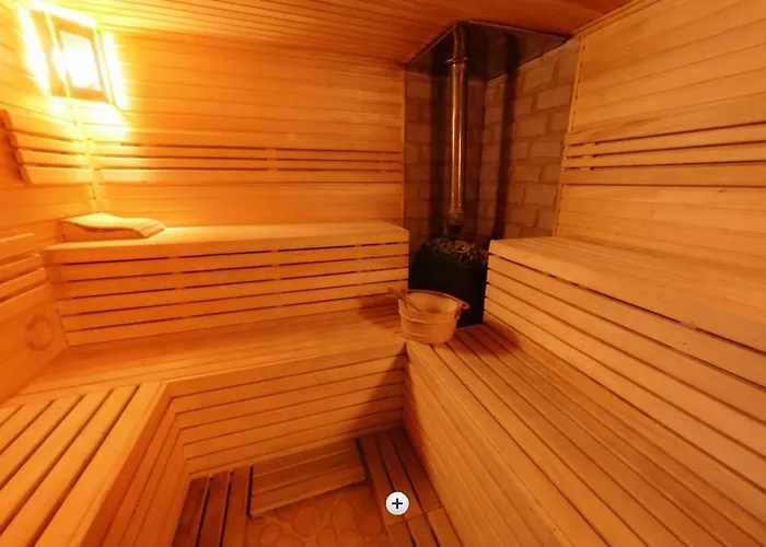 Hotel Forward Pool&sauna *